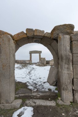 Antik Degle Karaman.Karada yerlerde merkezi ilinde bir köy, köy birçok erken Hıristiyan kalıntıları vardır. Roma'nın Lycaonia eyaletindeki Barata antik kentinin bulunduğu bölgede yer almaktadır.