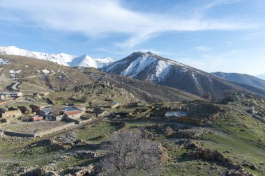 Antik Degle Karaman.Karada yerlerde merkezi ilinde bir köy, köy birçok erken Hıristiyan kalıntıları vardır. Roma'nın Lycaonia eyaletindeki Barata antik kentinin bulunduğu bölgede yer almaktadır.