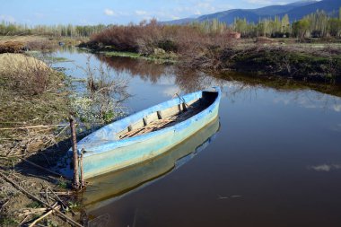 Afyon 'un Cay ve Bolvadin ilçeleri arasında yer alan Eber Gölü, Türkiye' nin 12. büyük gölüdür.