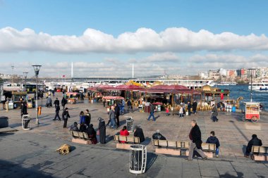 18 Aralık 2013 İstanbul.Eminönü ilinde bir meydan.