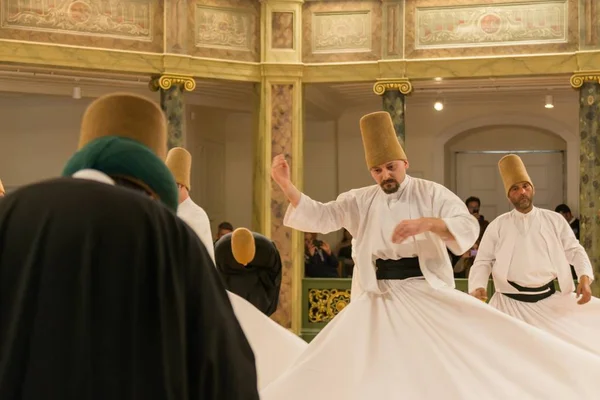 Abril 2013 Istanbul Sufi Rodopiando Turco Semazen Uma Forma Sama — Fotografia de Stock