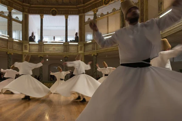 Abril 2013 Istanbul Sufi Rodopiando Turco Semazen Uma Forma Sama — Fotografia de Stock