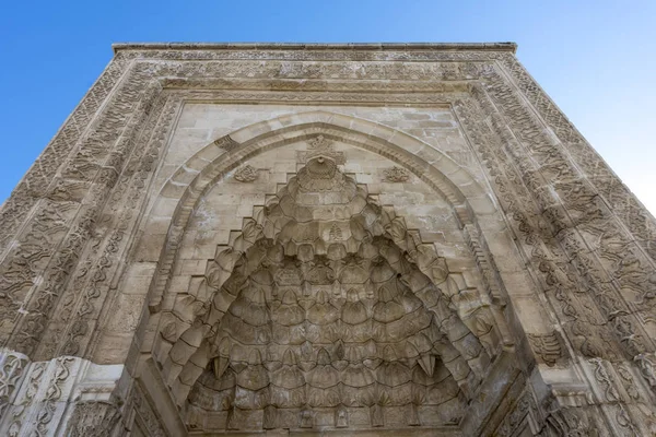 2019年3月1日 卡拉曼土耳其哈图尼耶 梅德雷塞 土耳其 哈图尼耶 梅德雷塞西 是土耳其卡拉曼的历史建筑 建于14世纪 — 图库照片