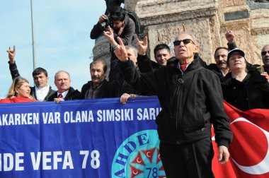 26 Şubat 2012 İstanbul Türkiye.Taksim Meydanı'nda Hocalı trajedisini protesto eden protestocular Azerbaycan'da Ermeniler tarafından yaşandı..