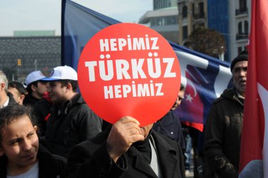 26 Şubat 2012 İstanbul Türkiye.Taksim Meydanı'nda Hocalı trajedisini protesto eden protestocular Azerbaycan'da Ermeniler tarafından yaşandı..