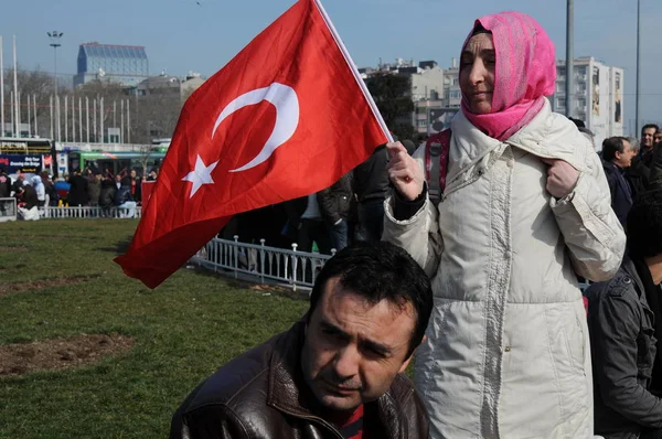 Febrero 2012 Istanbul Turkey Los Manifestantes Plaza Taksim Protestando Por —  Fotos de Stock