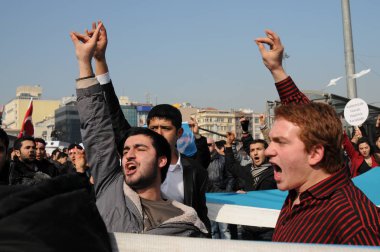 26 Şubat 2012 İstanbul Türkiye.Taksim Meydanı'nda Hocalı trajedisini protesto eden protestocular Azerbaycan'da Ermeniler tarafından yaşandı..