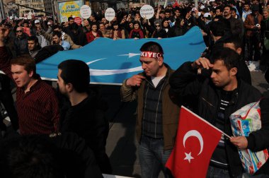 26 Şubat 2012 İstanbul Türkiye.Taksim Meydanı'nda Hocalı trajedisini protesto eden protestocular Azerbaycan'da Ermeniler tarafından yaşandı..