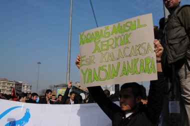 26 Şubat 2012 İstanbul Türkiye.Taksim Meydanı'nda Hocalı trajedisini protesto eden protestocular Azerbaycan'da Ermeniler tarafından yaşandı..