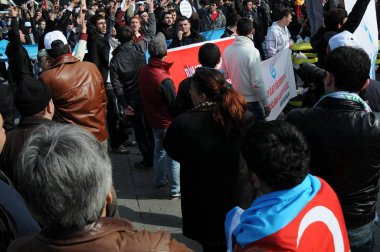26 Şubat 2012 İstanbul Türkiye.Taksim Meydanı'nda Hocalı trajedisini protesto eden protestocular Azerbaycan'da Ermeniler tarafından yaşandı..