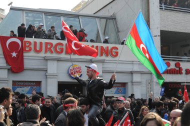 26 Şubat 2012 İstanbul Türkiye.Taksim Meydanı'nda Hocalı trajedisini protesto eden protestocular Azerbaycan'da Ermeniler tarafından yaşandı..