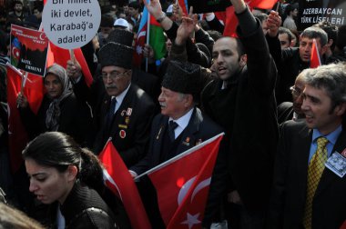26 Şubat 2012 İstanbul Türkiye.Taksim Meydanı'nda Hocalı trajedisini protesto eden protestocular Azerbaycan'da Ermeniler tarafından yaşandı..