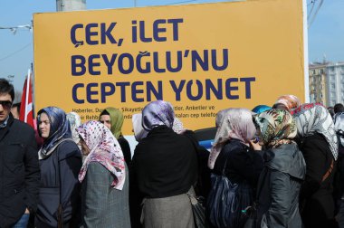 26 Şubat 2012 İstanbul Türkiye.Taksim Meydanı'nda Hocalı trajedisini protesto eden protestocular Azerbaycan'da Ermeniler tarafından yaşandı..