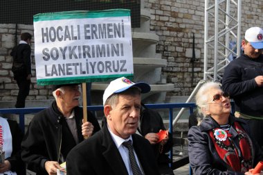 26 Şubat 2012 İstanbul Türkiye.Taksim Meydanı'nda Hocalı trajedisini protesto eden protestocular Azerbaycan'da Ermeniler tarafından yaşandı..