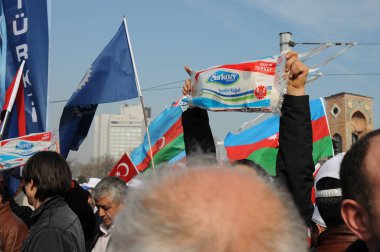 26 Şubat 2012 İstanbul Türkiye.Taksim Meydanı'nda Hocalı trajedisini protesto eden protestocular Azerbaycan'da Ermeniler tarafından yaşandı..