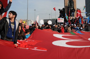 26 Şubat 2012 İstanbul Türkiye.Taksim Meydanı'nda Hocalı trajedisini protesto eden protestocular Azerbaycan'da Ermeniler tarafından yaşandı..
