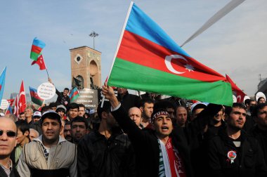 26 Şubat 2012 İstanbul Türkiye.Taksim Meydanı'nda Hocalı trajedisini protesto eden protestocular Azerbaycan'da Ermeniler tarafından yaşandı..