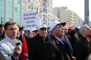 26 Şubat 2012 İstanbul Türkiye.Taksim Meydanı'nda Hocalı trajedisini protesto eden protestocular Azerbaycan'da Ermeniler tarafından yaşandı..