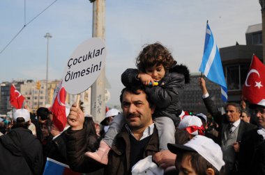 26 Şubat 2012 İstanbul Türkiye.Taksim Meydanı'nda Hocalı trajedisini protesto eden protestocular Azerbaycan'da Ermeniler tarafından yaşandı..