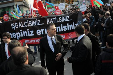 26 Şubat 2012 İstanbul Türkiye.Taksim Meydanı'nda Hocalı trajedisini protesto eden protestocular Azerbaycan'da Ermeniler tarafından yaşandı..