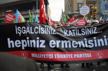 26 Şubat 2012 İstanbul Türkiye.Taksim Meydanı'nda Hocalı trajedisini protesto eden protestocular Azerbaycan'da Ermeniler tarafından yaşandı..