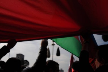 26 Şubat 2012 İstanbul Türkiye.Taksim Meydanı'nda Hocalı trajedisini protesto eden protestocular Azerbaycan'da Ermeniler tarafından yaşandı..