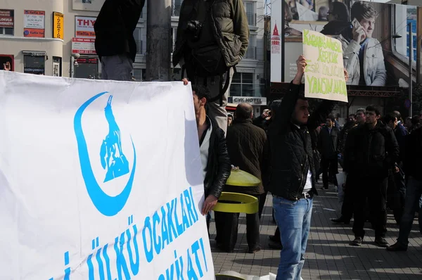 Fevereiro 2012 Istanbul Turquia Manifestantes Praça Taksim Protestando Contra Tragédia — Fotografia de Stock