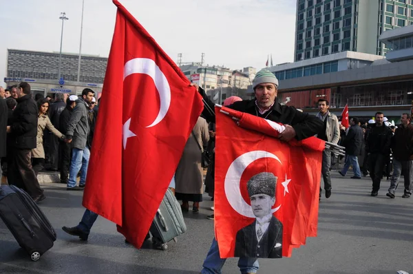 Února 2012 Stanbul Turecko Demonstranti Taksim Square Protestili Proti Khojaly — Stock fotografie
