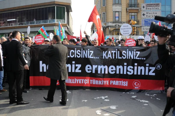 Fevereiro 2012 Istanbul Turquia Manifestantes Praça Taksim Protestando Contra Tragédia — Fotografia de Stock