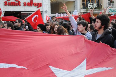26 Şubat 2012 İstanbul Türkiye.Taksim Meydanı'nda Hocalı trajedisini protesto eden protestocular Azerbaycan'da Ermeniler tarafından yaşandı..