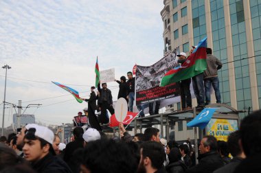 26 Şubat 2012 İstanbul Türkiye.Taksim Meydanı'nda Hocalı trajedisini protesto eden protestocular Azerbaycan'da Ermeniler tarafından yaşandı..