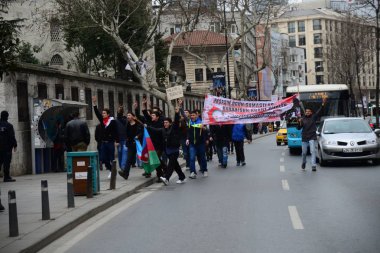23 Şubat 2014 İstanbul Türkiye.Protestocular, Azerbaycan'da Ermeniler tarafından Türklere karşı yaşanan Hocalı trajedisini protesto etmek için Taksim Meydanı'nda.