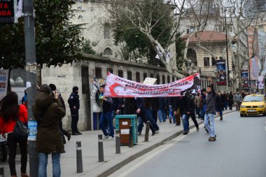 23 Şubat 2014 İstanbul Türkiye.Protestocular, Azerbaycan'da Ermeniler tarafından Türklere karşı yaşanan Hocalı trajedisini protesto etmek için Taksim Meydanı'nda.