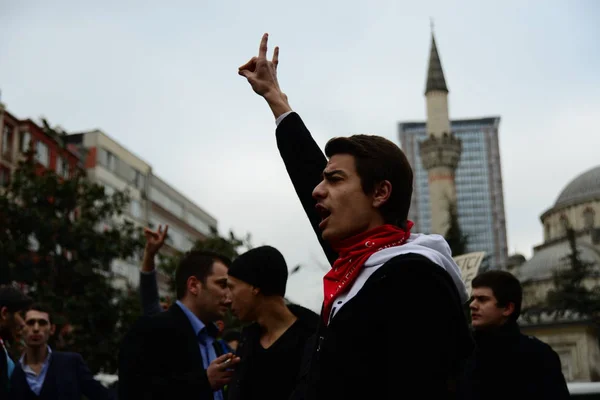 Fevereiro 2014 Istanbul Turquia Manifestantes Estão Praça Taksim Protestando Contra — Fotografia de Stock