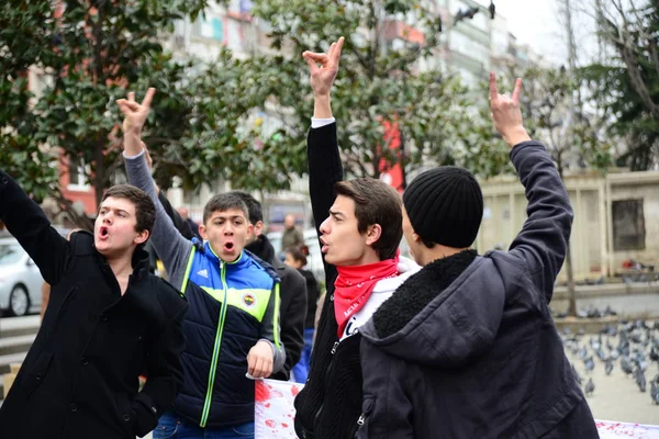 Fevereiro 2014 Istanbul Turquia Manifestantes Estão Praça Taksim Protestando Contra — Fotografia de Stock