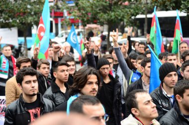 23 Şubat 2014 İstanbul Türkiye.Protestocular, Azerbaycan'da Ermeniler tarafından Türklere karşı yaşanan Hocalı trajedisini protesto etmek için Taksim Meydanı'nda.