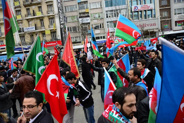 Februari 2014 Istanbul Turkiet Demonstranterna Taksim Square Protesterar Khojaly Tragedi — Stockfoto