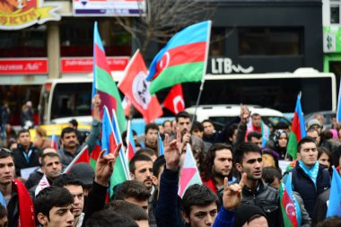 23 Şubat 2014 İstanbul Türkiye.Protestocular, Azerbaycan'da Ermeniler tarafından Türklere karşı yaşanan Hocalı trajedisini protesto etmek için Taksim Meydanı'nda.
