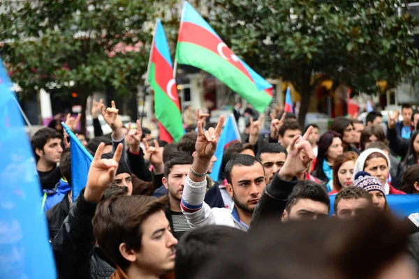 Februar 2014 Istanbul Turkey Demonstranten Protestieren Auf Dem Taksim Platz — Stockfoto