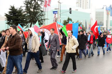 23 Şubat 2014 İstanbul Türkiye.Protestocular, Azerbaycan'da Ermeniler tarafından Türklere karşı yaşanan Hocalı trajedisini protesto etmek için Taksim Meydanı'nda.