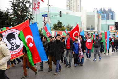 23 Şubat 2014 İstanbul Türkiye.Protestocular, Azerbaycan'da Ermeniler tarafından Türklere karşı yaşanan Hocalı trajedisini protesto etmek için Taksim Meydanı'nda.