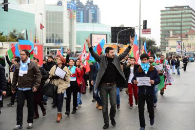 23 Şubat 2014 İstanbul Türkiye.Protestocular, Azerbaycan'da Ermeniler tarafından Türklere karşı yaşanan Hocalı trajedisini protesto etmek için Taksim Meydanı'nda.
