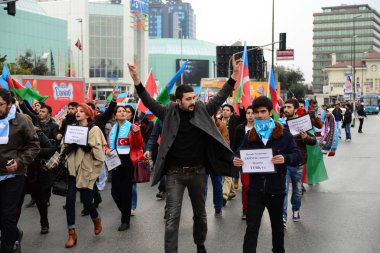 23 Şubat 2014 İstanbul Türkiye.Protestocular, Azerbaycan'da Ermeniler tarafından Türklere karşı yaşanan Hocalı trajedisini protesto etmek için Taksim Meydanı'nda.