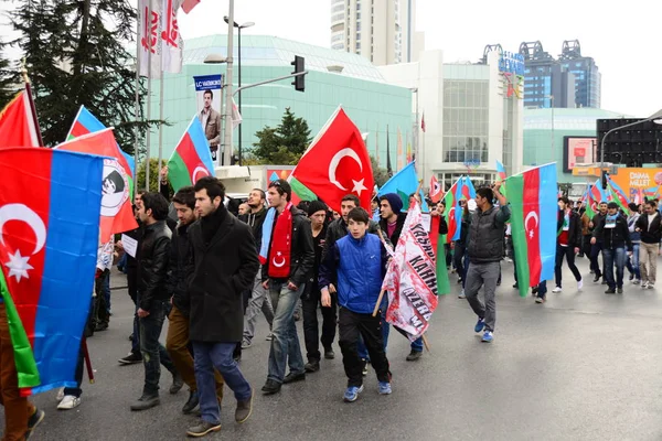 Fevereiro 2014 Istanbul Turquia Manifestantes Estão Praça Taksim Protestando Contra — Fotografia de Stock