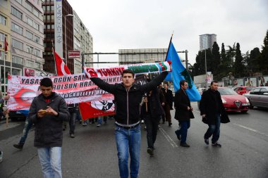 23 Şubat 2014 İstanbul Türkiye.Protestocular, Azerbaycan'da Ermeniler tarafından Türklere karşı yaşanan Hocalı trajedisini protesto etmek için Taksim Meydanı'nda.