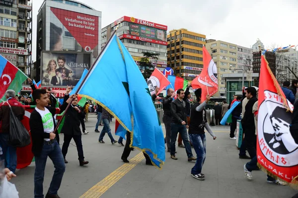 Februari 2014 Istanbul Turkiet Demonstranterna Taksim Square Protesterar Khojaly Tragedi — Stockfoto