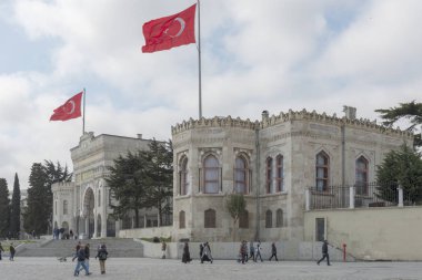 Istanbul Üniversitesi ana kapısı