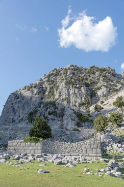 Isparta şehrinde Kapıkaya harabeleri,Türkiye.