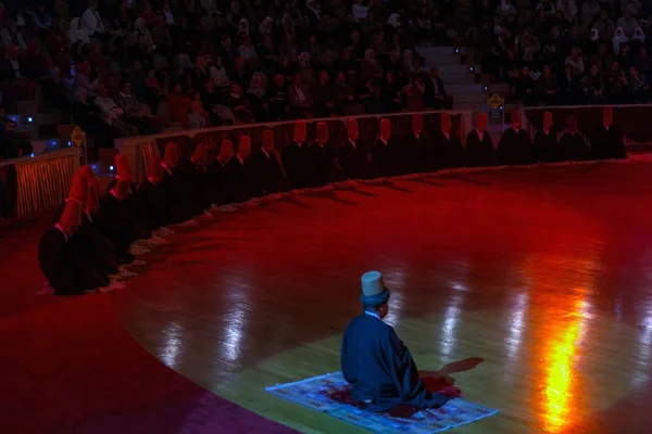 Abril 2013 Konya Turkey Sufi Rodopiando Uma Forma Sama Meditação — Fotografia de Stock