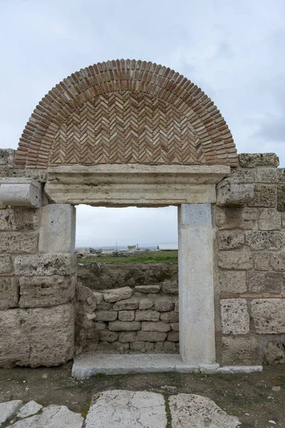 Laodikeia is situated in an excellent geographical location on the south side of the Lycus River, 6 km north of Denizli province of Turkey.